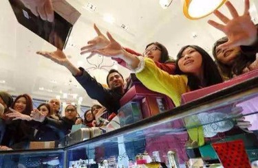 操婊子的女的穴视频中国人依然爱赴日旅游 消费已由爆买转向网购